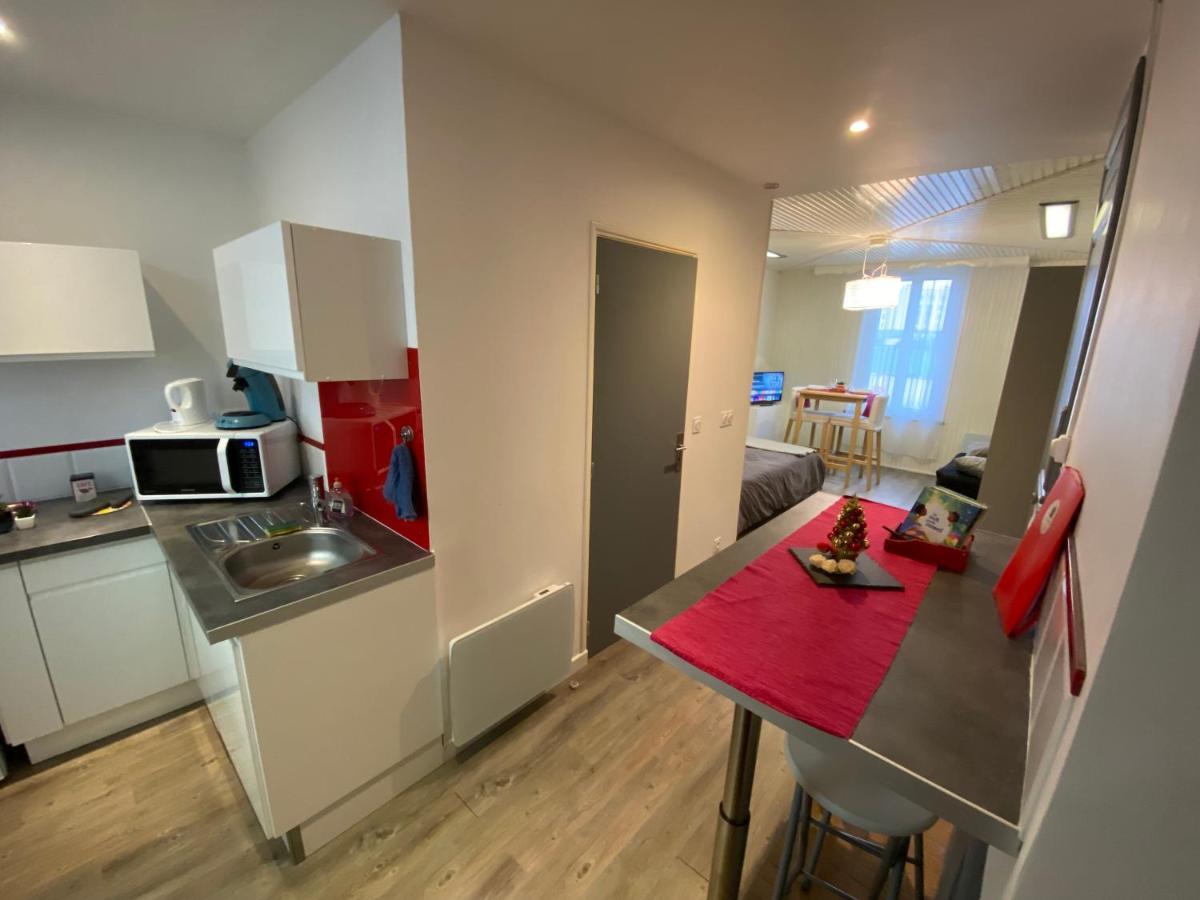 Les Coquelicots Wifi Apartment Troyes Bagian luar foto