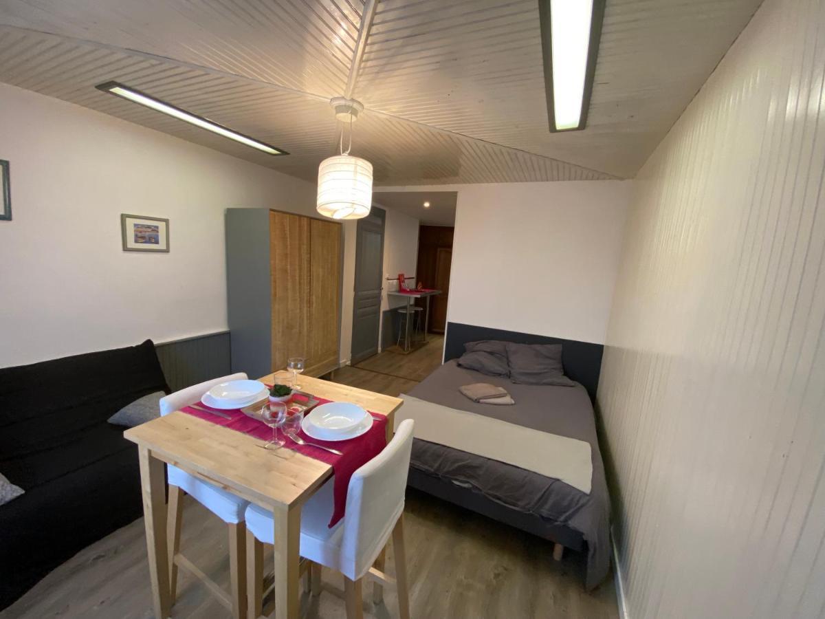 Les Coquelicots Wifi Apartment Troyes Bagian luar foto