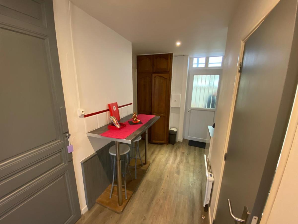 Les Coquelicots Wifi Apartment Troyes Bagian luar foto